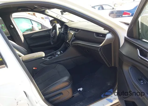 2025 Jeep Grand Cherokee Altitude 4X4 z USA, uszkodzony, nr VIN 1C4RJHAGXS8656967